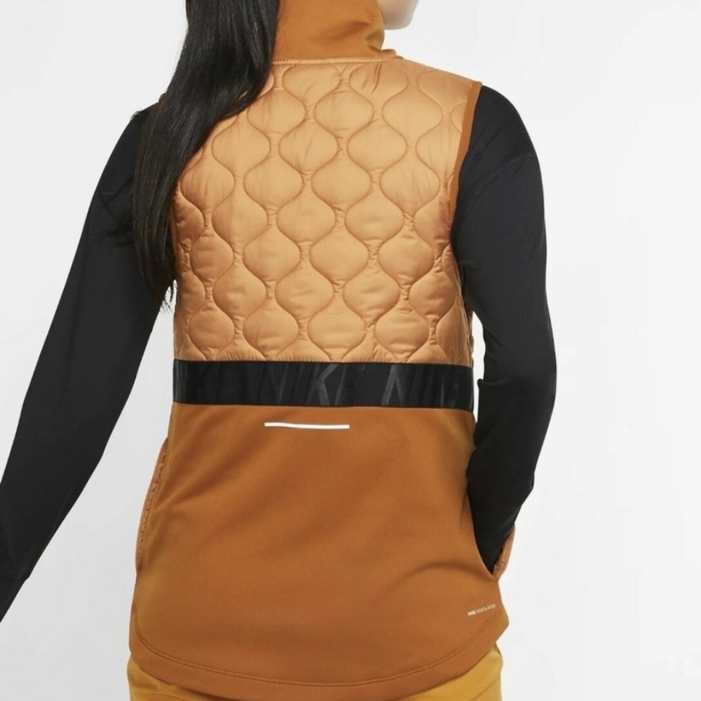 Nike AeroLayer Quilted Running Vest - Picture 2 of 9